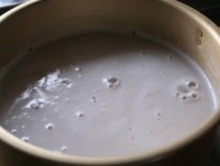 泡立つまで弱火で加熱し、